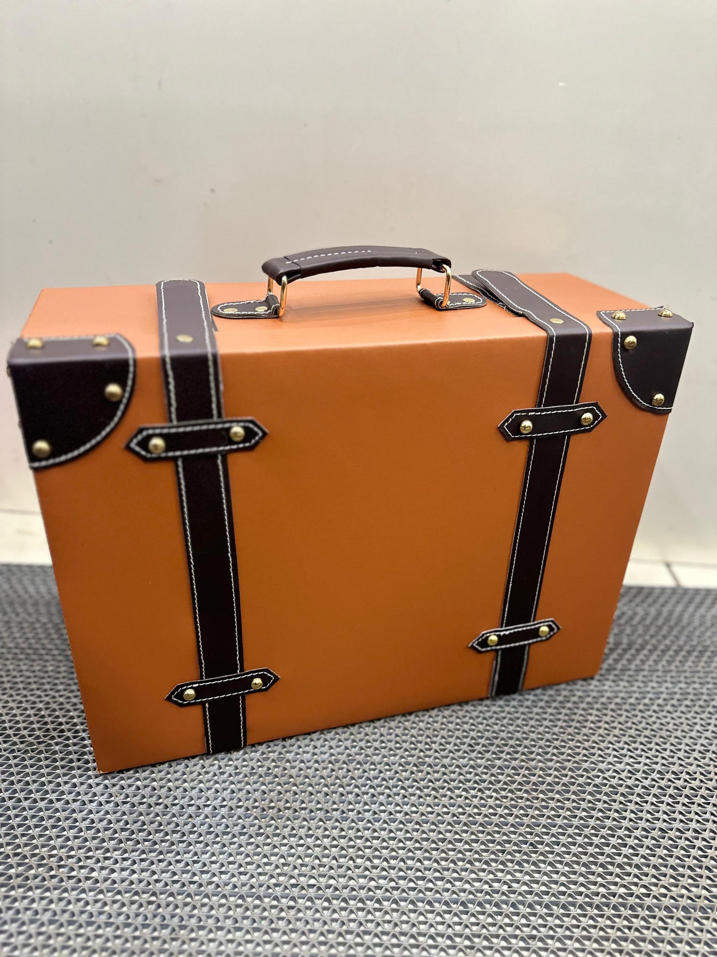 Retro Hard Case Gift Box | Luxury Packaging & Storage